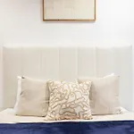 Casa vacanze Cozy 3br Near Av Liberdade Sleeps 8 Patio Lisbona