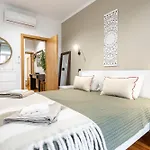 Cozy 3br Near Av Liberdade Sleeps 8 Patio Lisbona