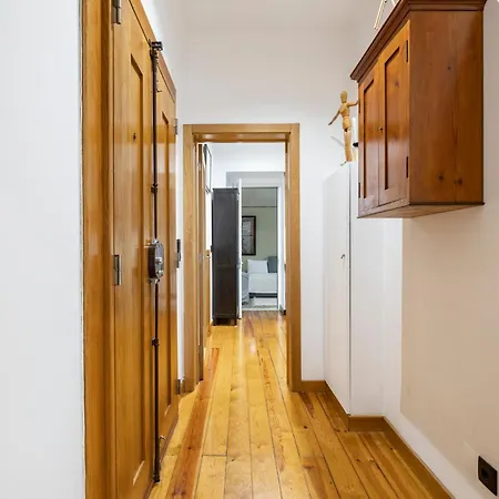 Cozy 3br Near Av Liberdade Sleeps 8 Patio Σπίτι διακοπών