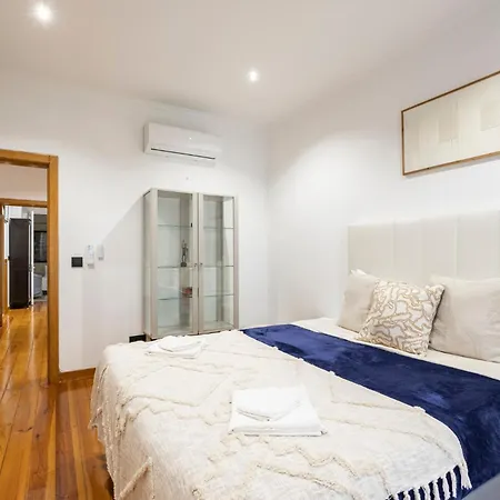 Cozy 3br Near Av Liberdade Sleeps 8 Patio