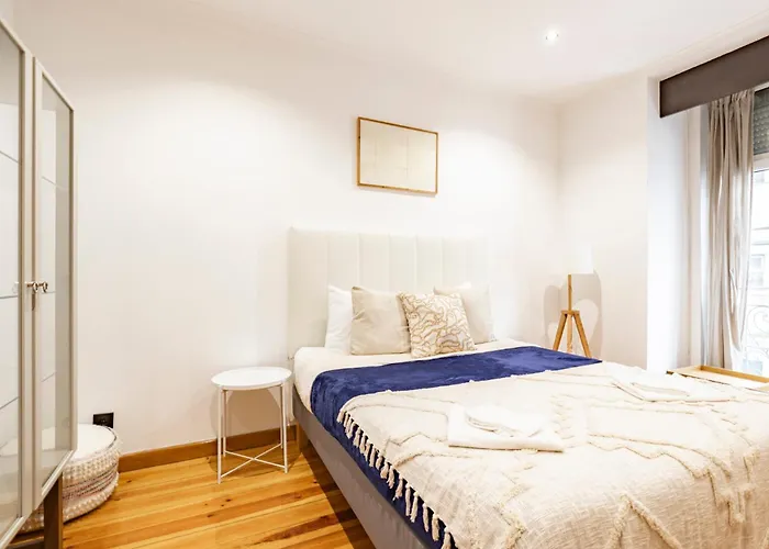 Holiday home Cozy 3br Near Av Liberdade Sleeps 8 Patio *
