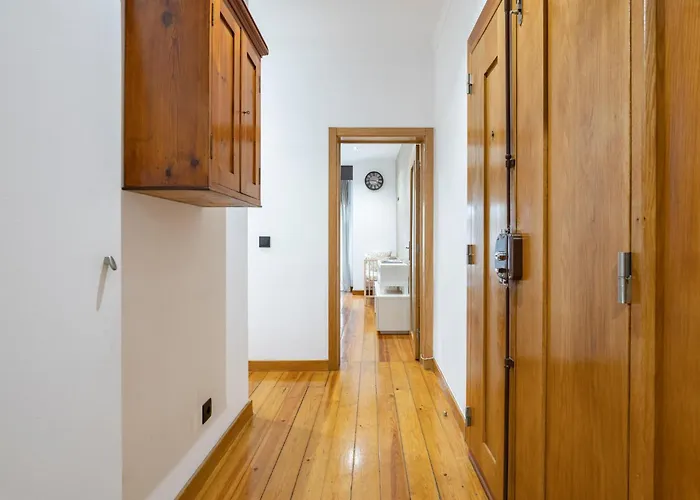 Cozy 3br Near Av Liberdade Sleeps 8 Patio