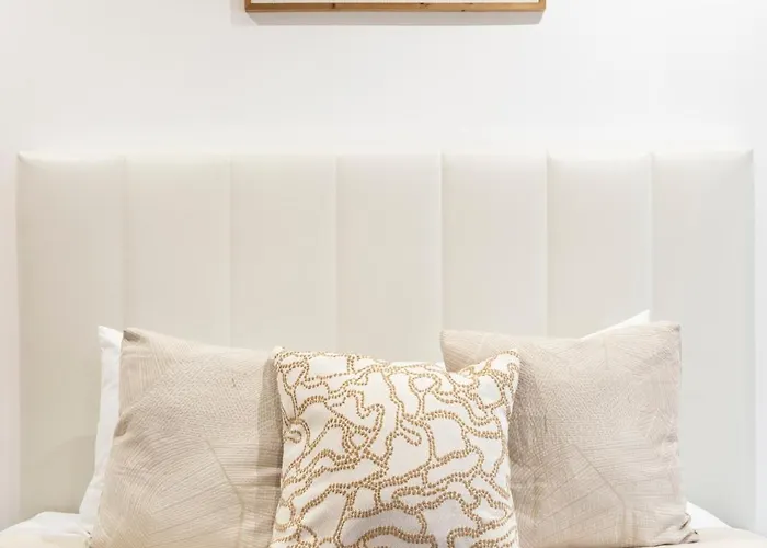 Holiday home Cozy 3br Near Av Liberdade Sleeps 8 Patio Lisbon