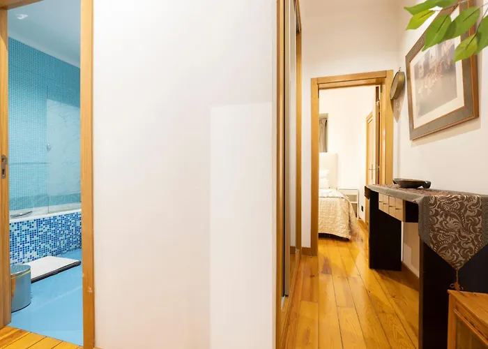 Cozy 3br Near Av Liberdade Sleeps 8 Patio Holiday home Lisbon