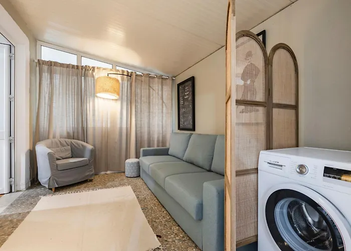 Cozy 3br Near Av Liberdade Sleeps 8 Patio *