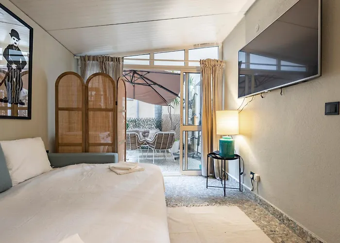 Cozy 3br Near Av Liberdade Sleeps 8 Patio *