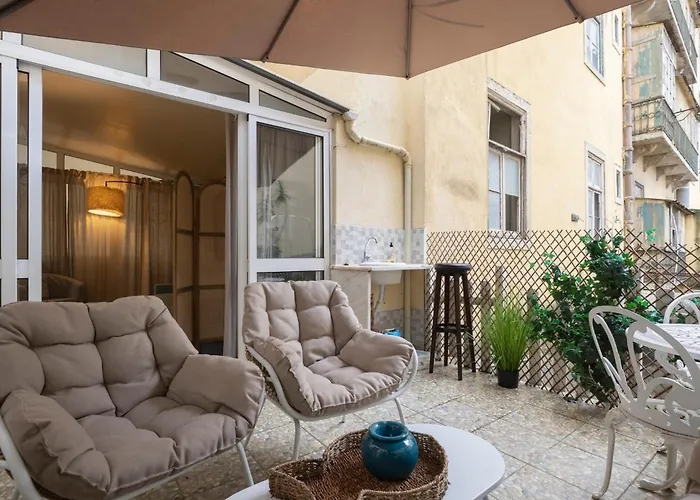 Holiday home Cozy 3br Near Av Liberdade Sleeps 8 Patio *