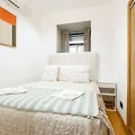 Cozy 3br Near Av Liberdade Sleeps 8 Patio