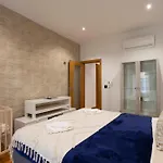 펜션 Cozy 3br Near Av Liberdade Sleeps 8 Patio 리스본