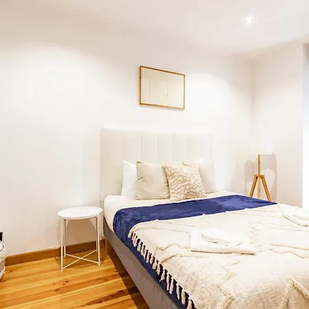 Nyaraló Cozy 3br Near Av Liberdade Sleeps 8 Patio *