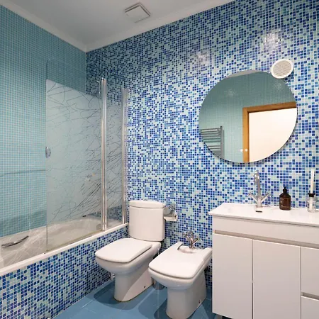 Ferienhaus Cozy 3br Near Av Liberdade Sleeps 8 Patio