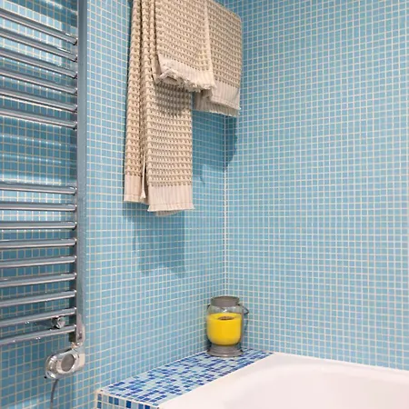 Ferienhaus Cozy 3br Near Av Liberdade Sleeps 8 Patio *