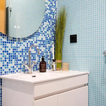 Cozy 3br Near Av Liberdade Sleeps 8 Patio Ferienhaus