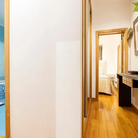 Cozy 3br Near Av Liberdade Sleeps 8 Patio Ferienhaus Lissabon