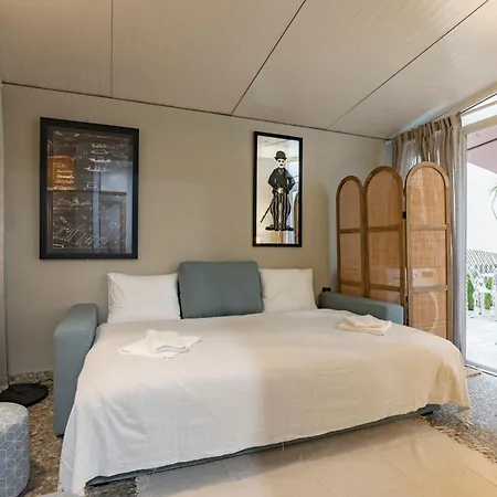 Cozy 3br Near Av Liberdade Sleeps 8 Patio Ferienhaus *