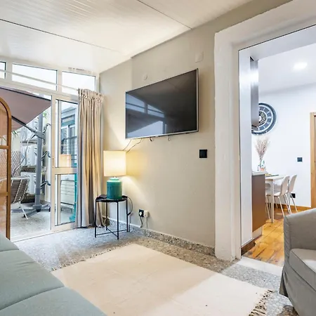 Ferienhaus Cozy 3br Near Av Liberdade Sleeps 8 Patio *