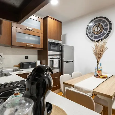 Cozy 3br Near Av Liberdade Sleeps 8 Patio Ferienhaus