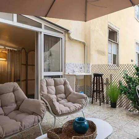 Ferienhaus Cozy 3br Near Av Liberdade Sleeps 8 Patio *