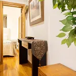 Cozy 3br Near Av Liberdade Sleeps 8 Patio