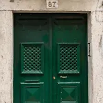 Cozy 3br Near Av Liberdade Sleeps 8 Patio Дом отдыха *